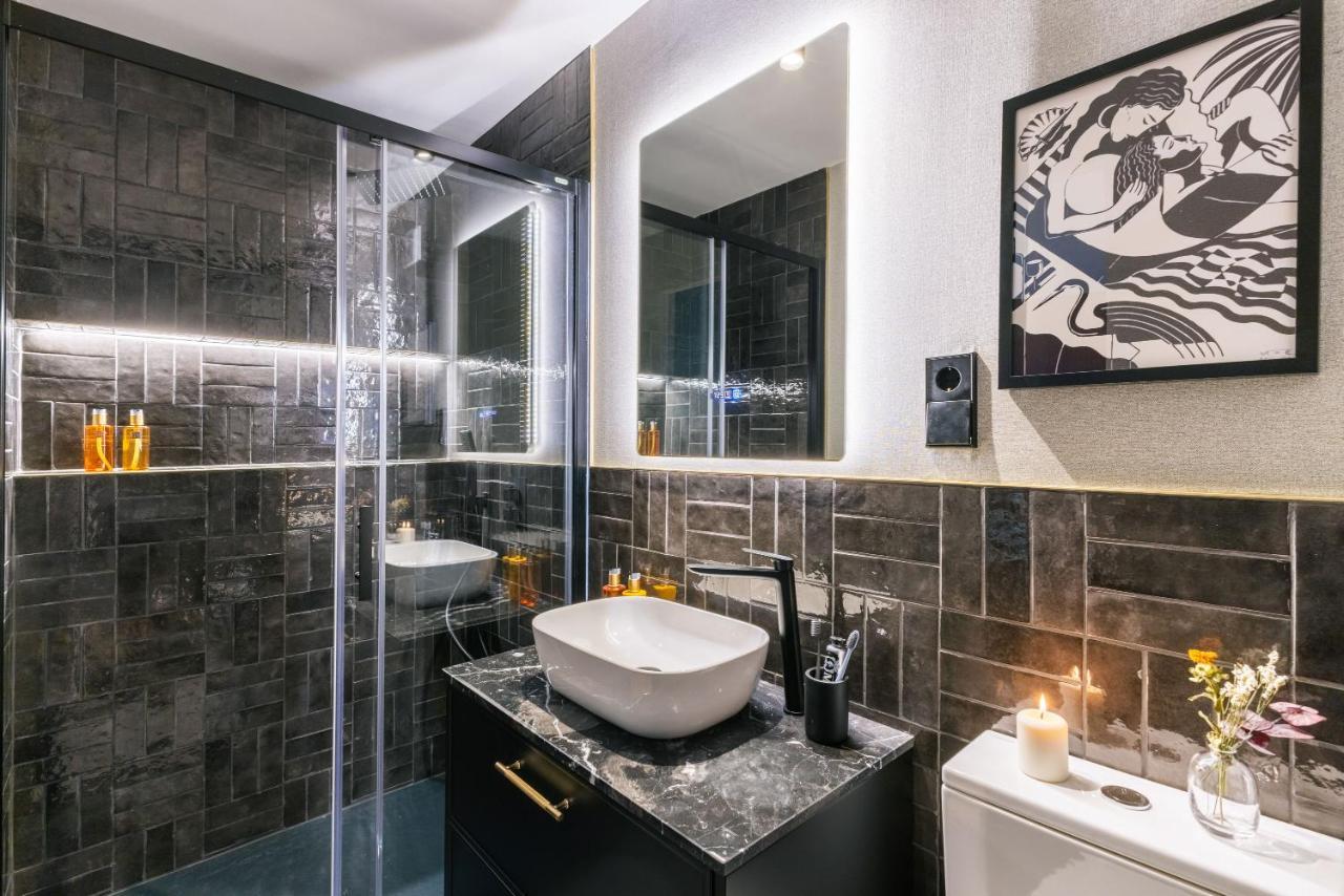 Stylish 4 Suites +Patio Luxury Apartment Gran Via Madrid Exterior photo